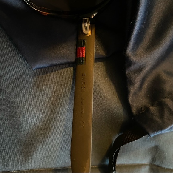 Gucci Unisex Sunglasses - Picture 4 of 5